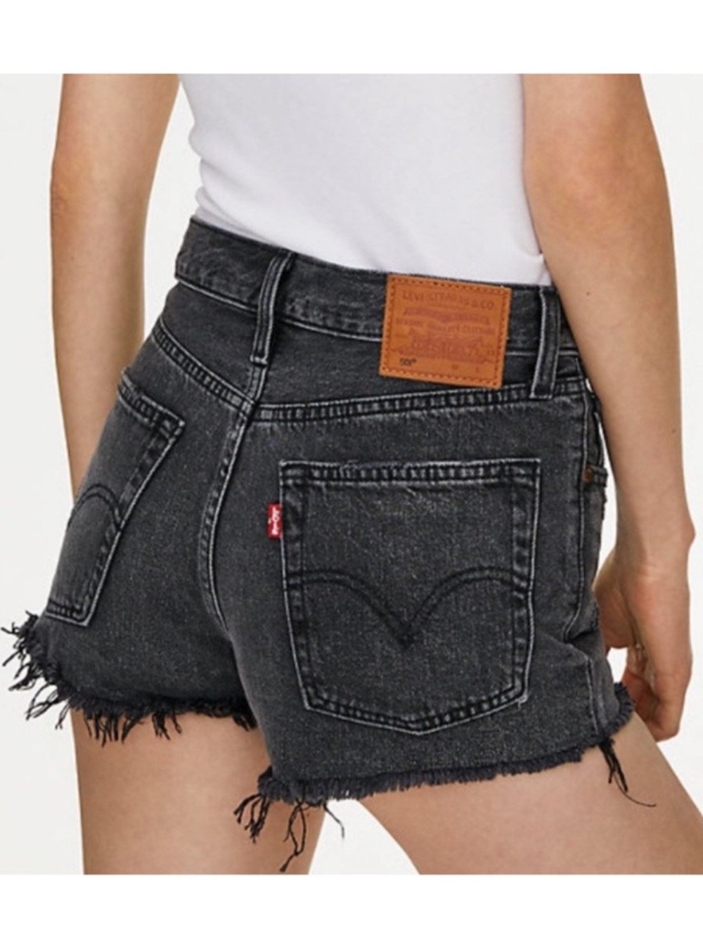 Levi’s 501 distressed short